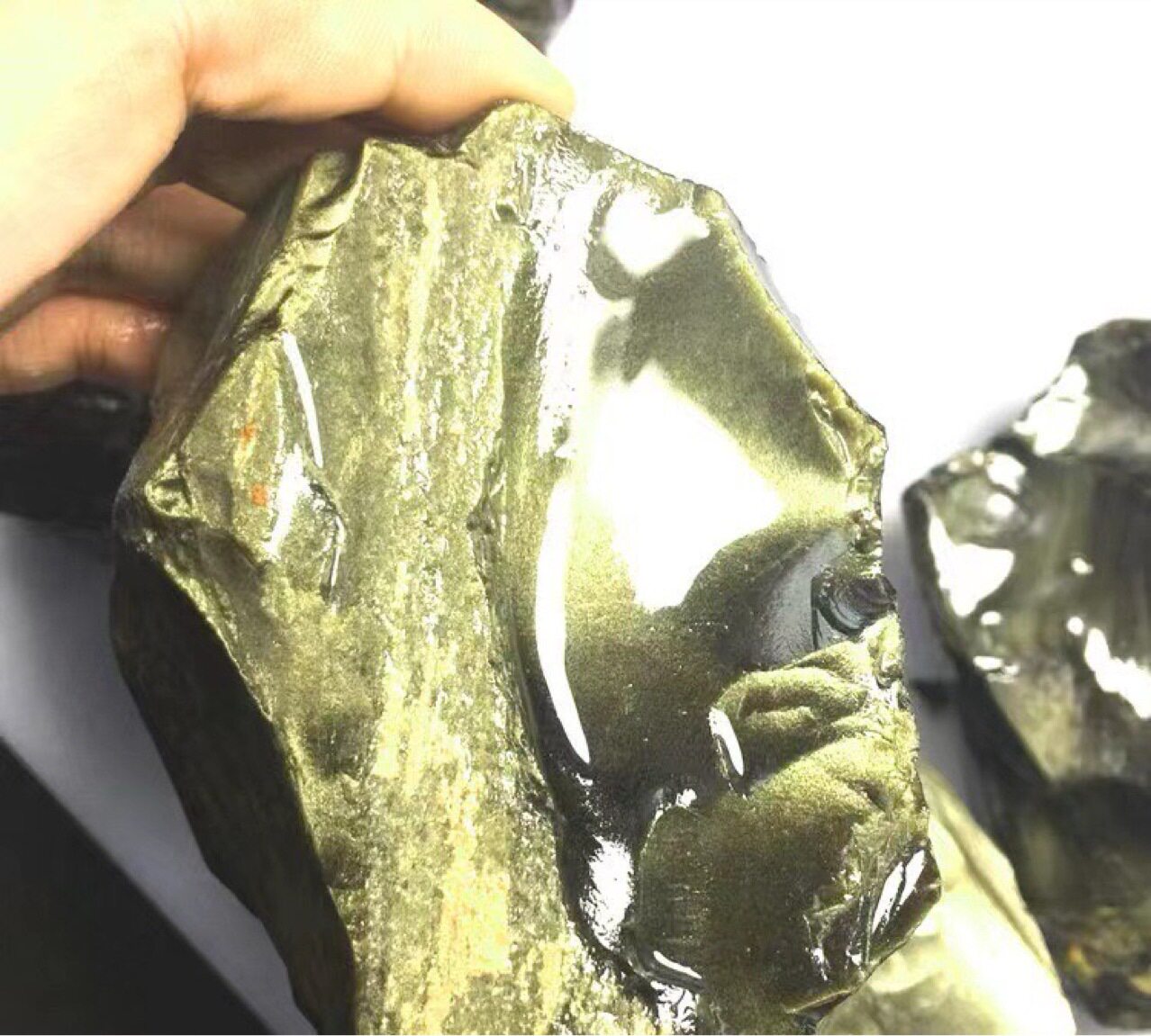 厂家直供金曜石原石雕刻饰品配件加工金眼黑曜石原矿