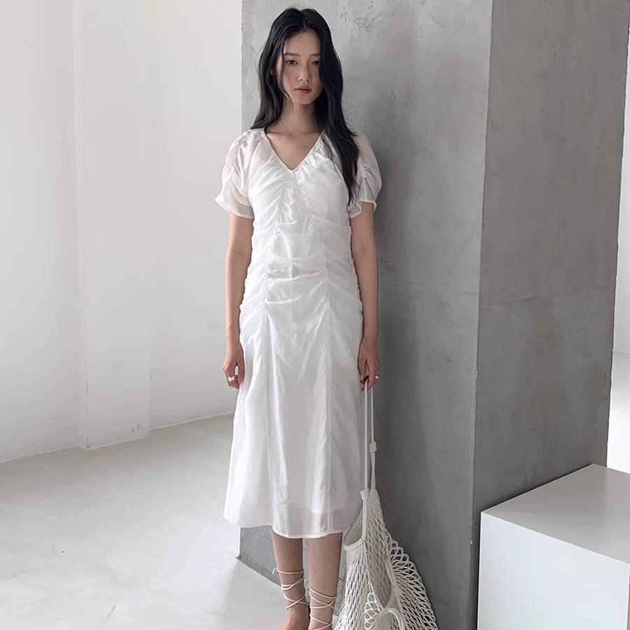 法式轻熟风进口天丝v领连衣裙女