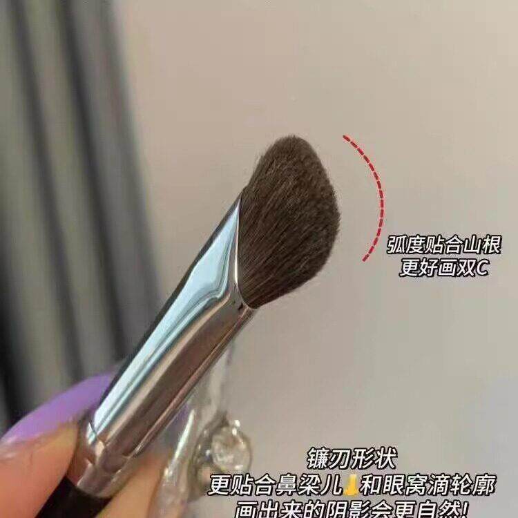 立妆体镰刀鼻影刷斜头修容高光一体脸部提亮晕染5化2！0BAP2爆款