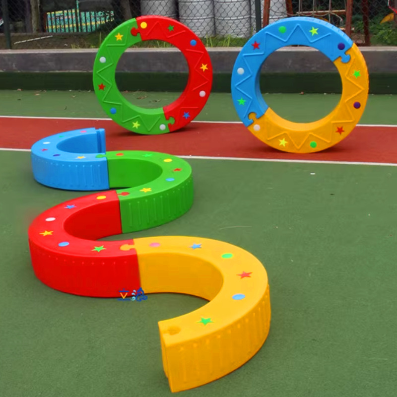 独木桥幼儿园户外体育器材滚圈儿童感统训练组合半月摇塑料平衡木
