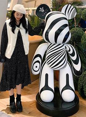网红黑白条纹暴力熊大摆件卡通公仔玻璃钢雕塑客厅商场落地美发店