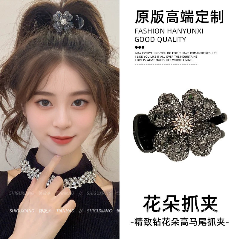 丸子头抓夹女2026新款高端四叶草中号夹子高马尾固定神器发夹头饰