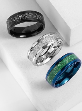 新款欧美白黑男个性时尚不锈钢防陨石雾凇纹戒指钛钢银箔首饰