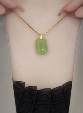 平安无事牌翠绿色项链年新款潮气质百搭高级感锁骨链时尚精致