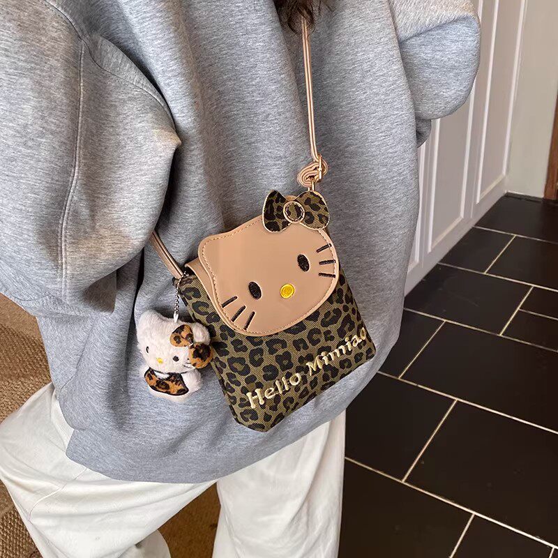 kitty猫咪斜挎包女包2025新款小众设计可爱学生党手机包迷你小包