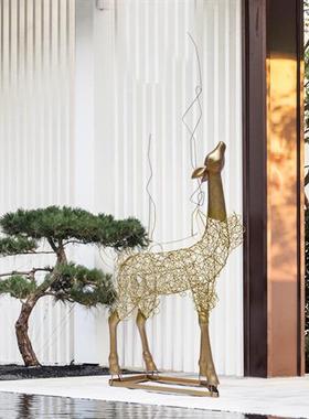 户外不锈钢镂空几何艺术鹿雕塑公园林草坪动物摆件抽象线条铁艺鹿