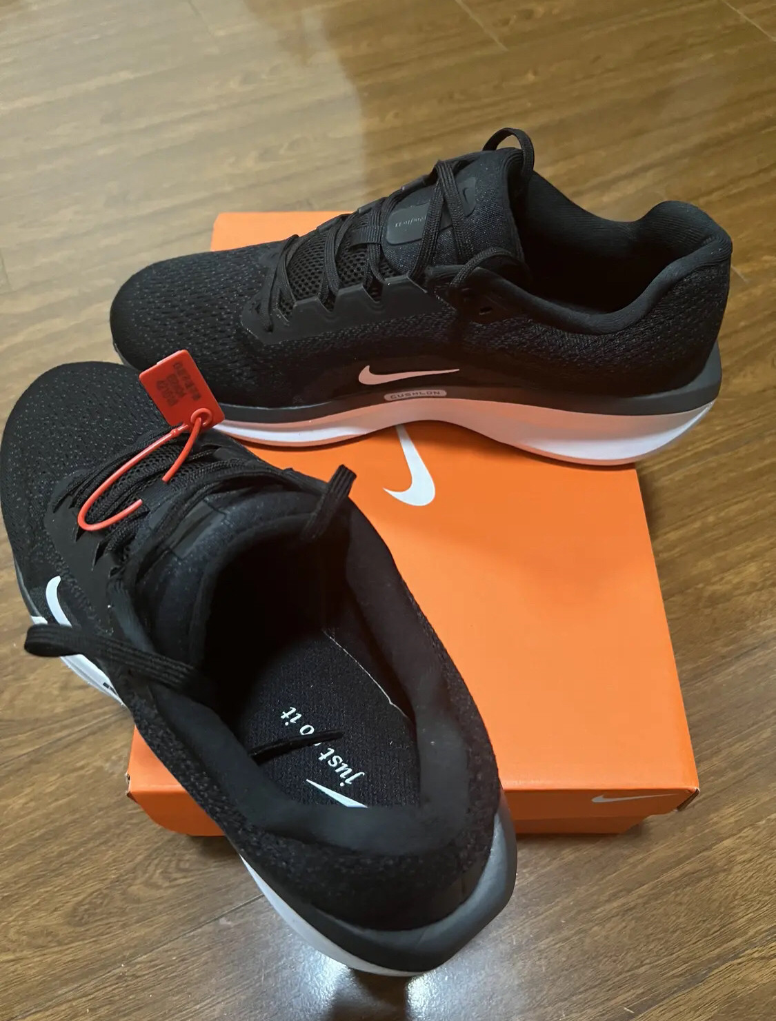 Nike Winflo 11 跑鞋 网面轻便减震简约休闲长跑短跑训练防水圆头