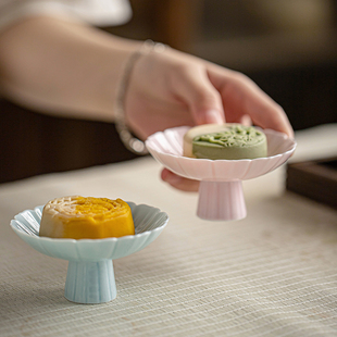 精致陶瓷高脚小果碟中式茶点盘零食盘家用复古点心盘零食盘茶歇盘