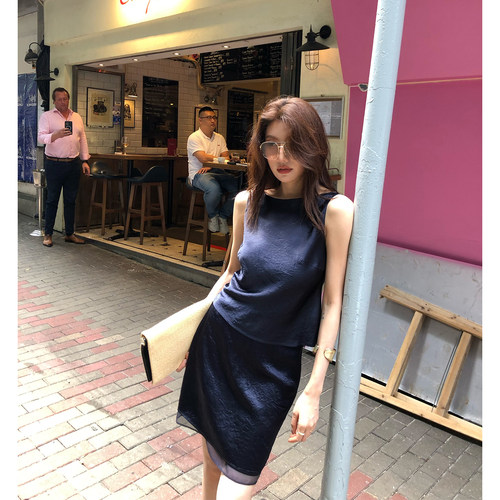 龍喜儿“loo醋酸%”无袖吊带背心女圆领缎面A字半身裙两件套D801