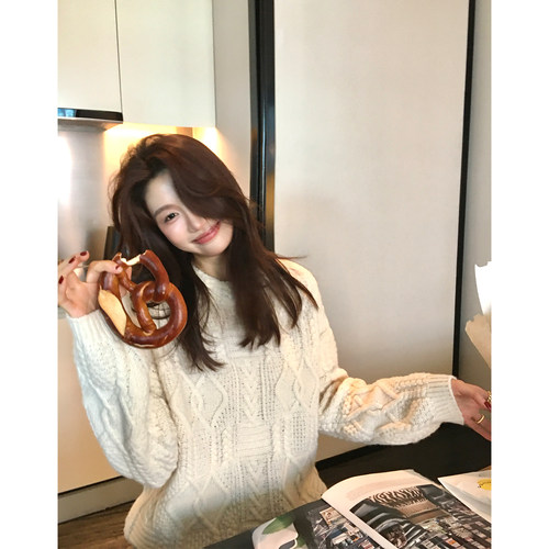 龍喜儿 慵懒风100羊毛绞花针织衫女宽松套头保暖白色毛衣D914