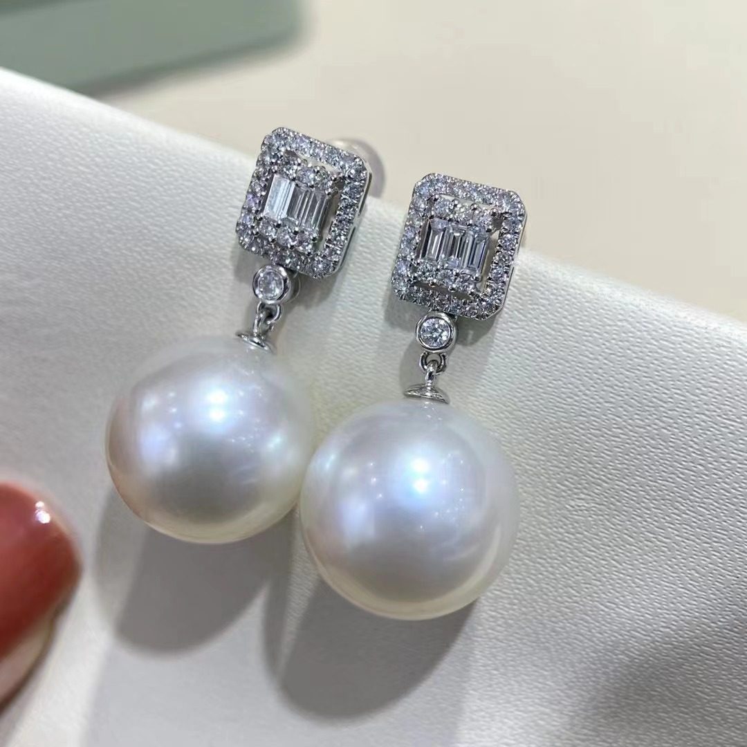 钻石澳洲白珠耳环13-14mm 正圆极光 非常吸睛璀璨的冰糖款式