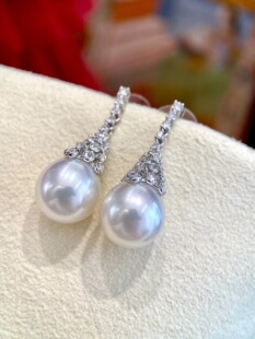 高级感满满的水滴澳白耳环12-13mm材质18k金配钻石1.08ct