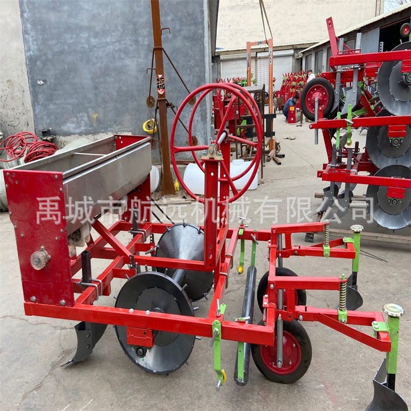 小型单垄红薯起垄施肥覆膜机 垄宽可调节的白菜花菜辣椒起垄机