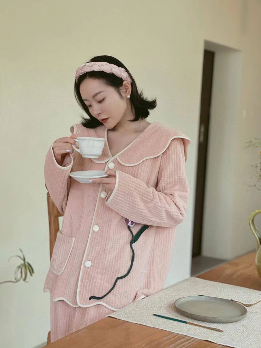 维安花密睡衣女薄绒少女网红风家居服俩件套装高级感气质秋冬显白