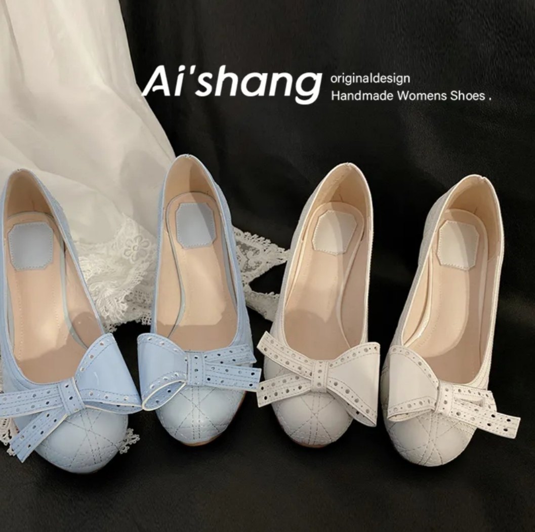 Ai shang 蓝色与米白色布洛克雕花刺绣优雅蝴蝶结四季单鞋高跟鞋