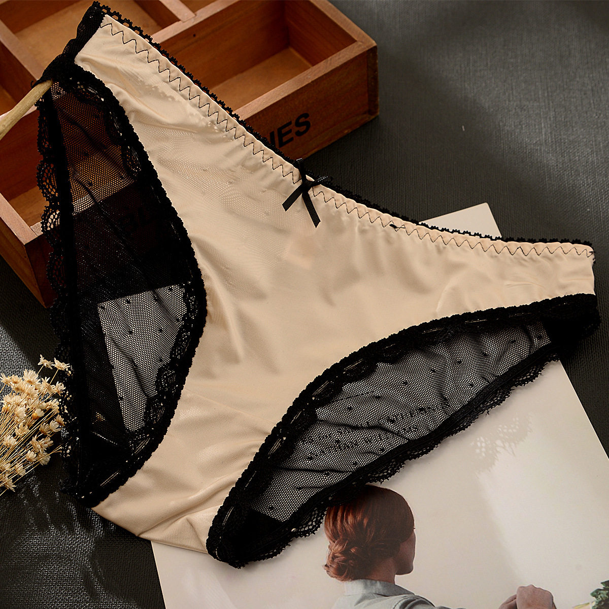 女士高端性感内裤低腰镂空舒适蕾丝火辣轻薄网纱黑色三角内裤头