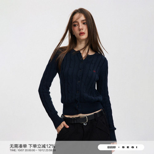 SEGI 原创设计新款复古绞花圆领针织开衫毛衣女休闲宽松内搭上衣
