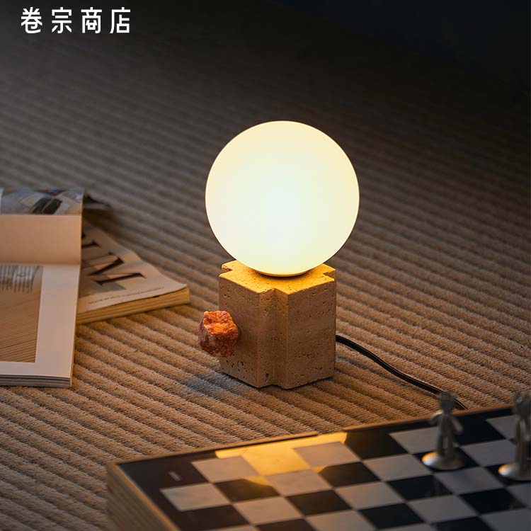 将天然矿石与灯具的功能性结合