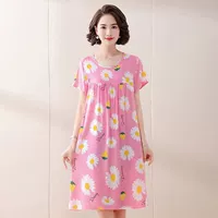 Розовое платье