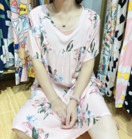 Розовое платье