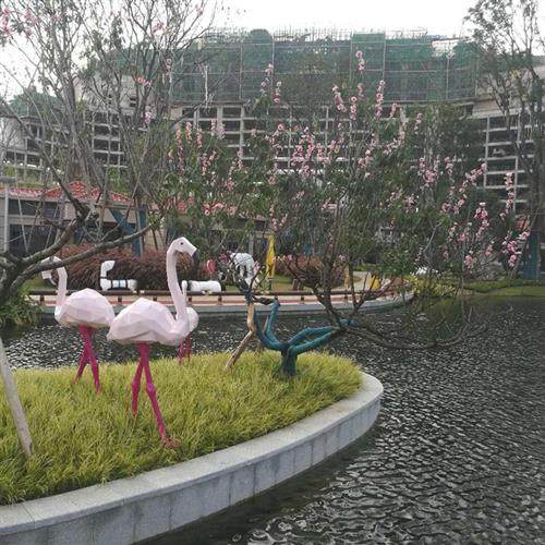 玻璃钢雕塑网红打卡大型户外园林景观卡通吉祥物火烈鸟落地摆件