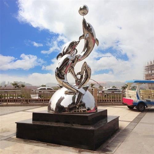 不锈钢蓝鲸鱼雕塑大型景观酒店大堂吊饰商场中庭悬空美陈装饰厂家