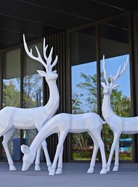 玻璃钢几何块面梅花鹿雕塑摆件园林景观售楼处小区草坪抽象鹿装饰