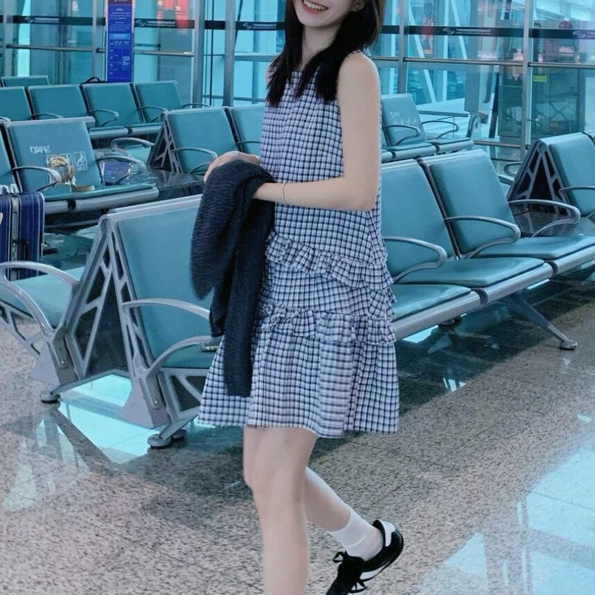 韩系格子花边无袖连衣裙女2026夏季新款宽松显瘦洋气减龄中长裙子