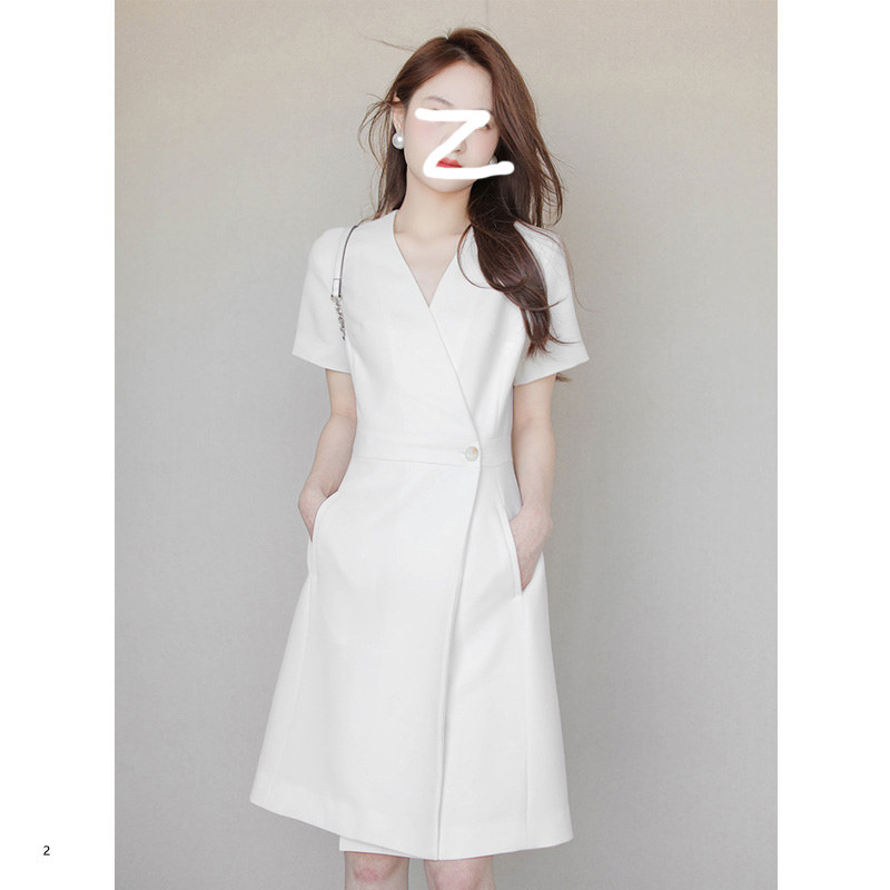 白色西装连衣裙2022新款女夏法式高级感气质设计感小众别致小裙子