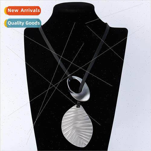 New Necklace Europe Vintage mple Leaf Premium Ins Sweater Ch