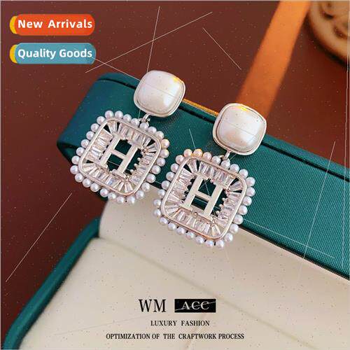 lver pin zirconia letter H square pearl earrings fashion ear