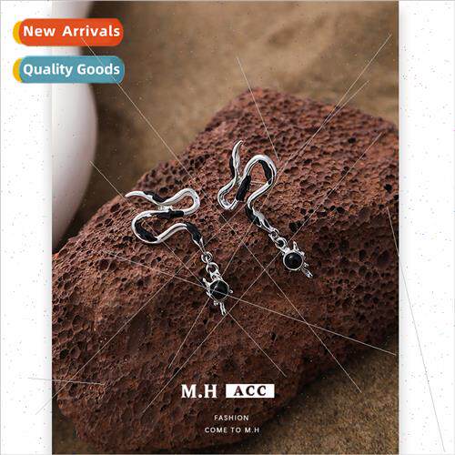 Black Snake Earrings Female Earrings Vintage che Cold Wind F