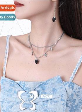 Black oil dripping strawberry stacking necklace niche female
