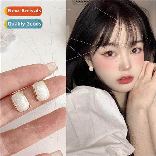 2022 winter new French retro c-shaped drip glaze earrings fe