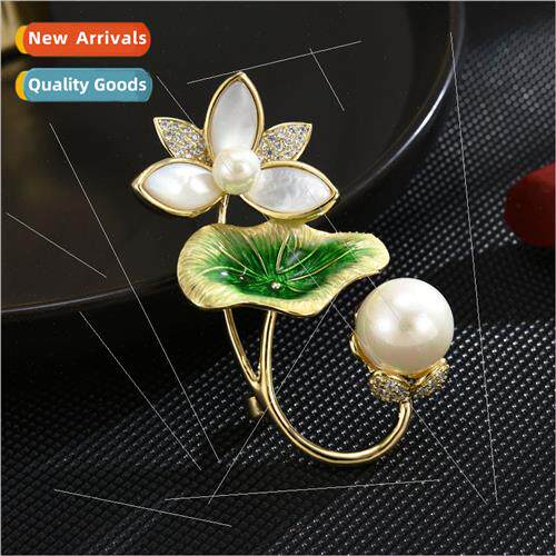 High-grade lotus flower vintage niche pin natural mother-of-