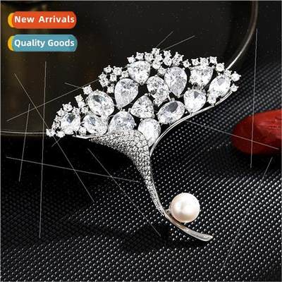 Full diamond ginkgo biloba brooch female exquise high-grade