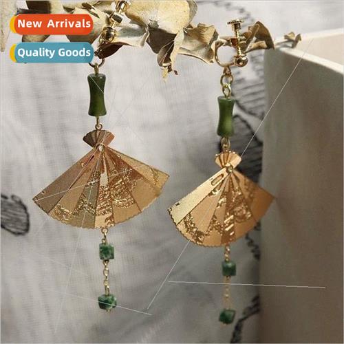 Gentle retro carved fan earrings new Chinese earrings bamboo
