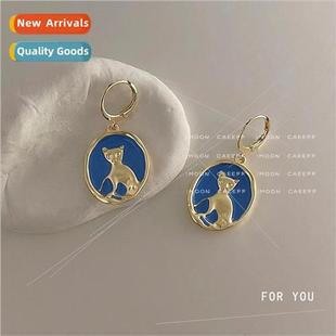 Cat French earrings retro gold stud earrings new 2023 hundr