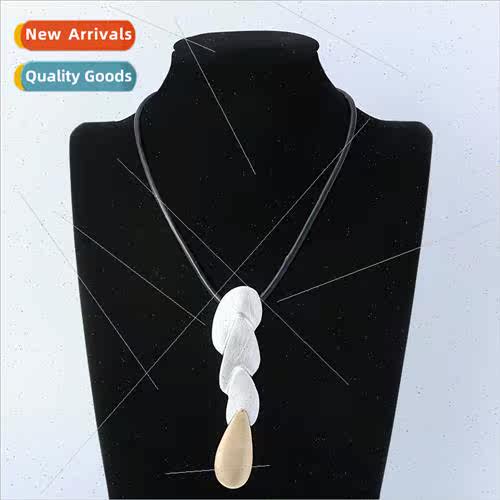 Geometric Water Drops Two-color Short Pendant Hundred Women