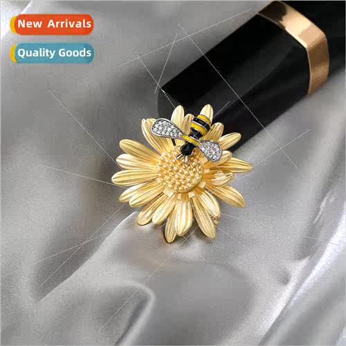 New fashion brooch buckle corsage simple pin clothing access