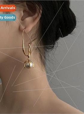 French retro pearl ear hooks fashion earrings mple hundred m