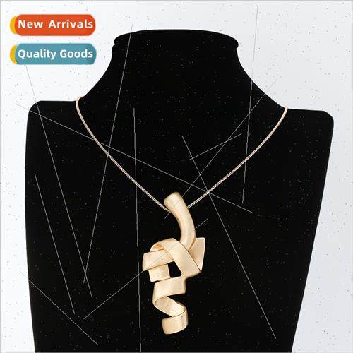 Necklace Europe Vintage Long Necklace Geometric Pendant Ladi