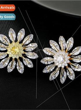 Europe zirconia rotatable daisy corsage flower brooch coat s