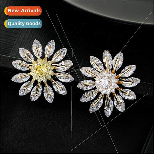Europe zirconia rotatable daisy corsage flower brooch coat s