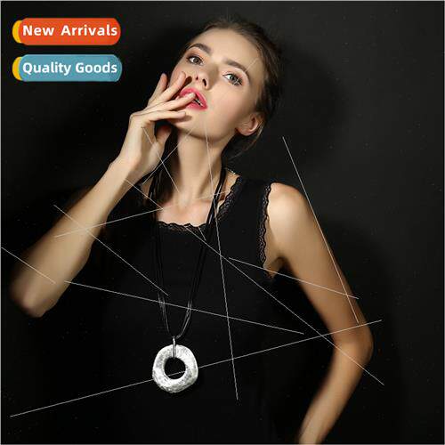 Fashion mple Long Necklace Geometric Round Sweater Chain Wom