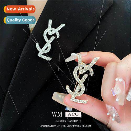 Zirconia letter brooch Europe cold wind su pin fashion all n