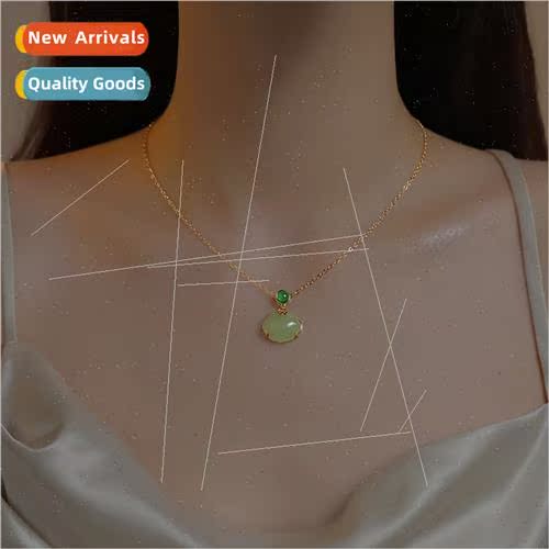 lock necklace women 2023 niche vintage green bead pendant mo