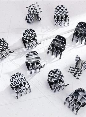 Black Whe Tessellated Stripe ThousBirds MiniJaws Hair Clip S