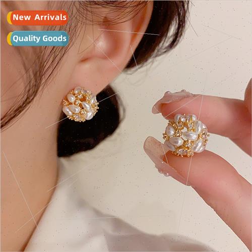 Mori exquise fresh sweet pearl zirconia hollow C earrings fa