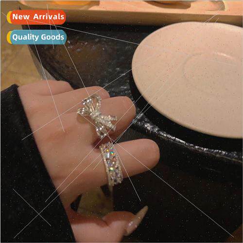 Beautiful fried gentle zirconia super flash row diamond ring
